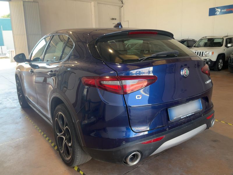 Alfa Romeo Stelvio 2.2 JTDM Executive Q4 — zdjęcie 3
