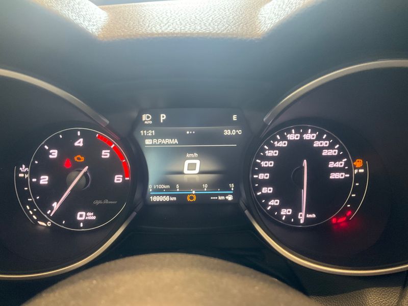 Alfa Romeo Stelvio 2.2 JTDM Executive Q4 — zdjęcie 13