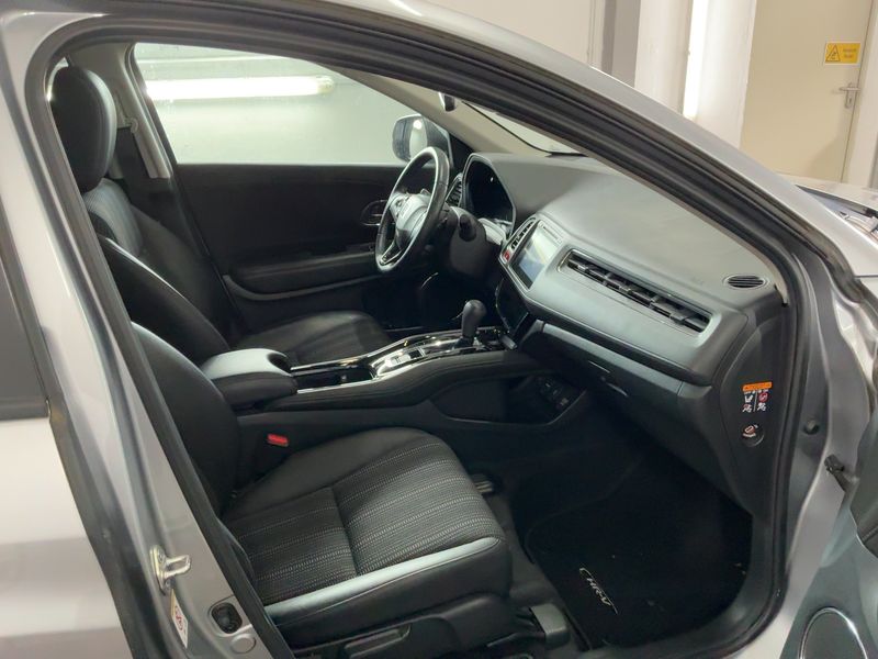 Honda HR-V 1.5 i-VTEC Executive — zdjęcie 11