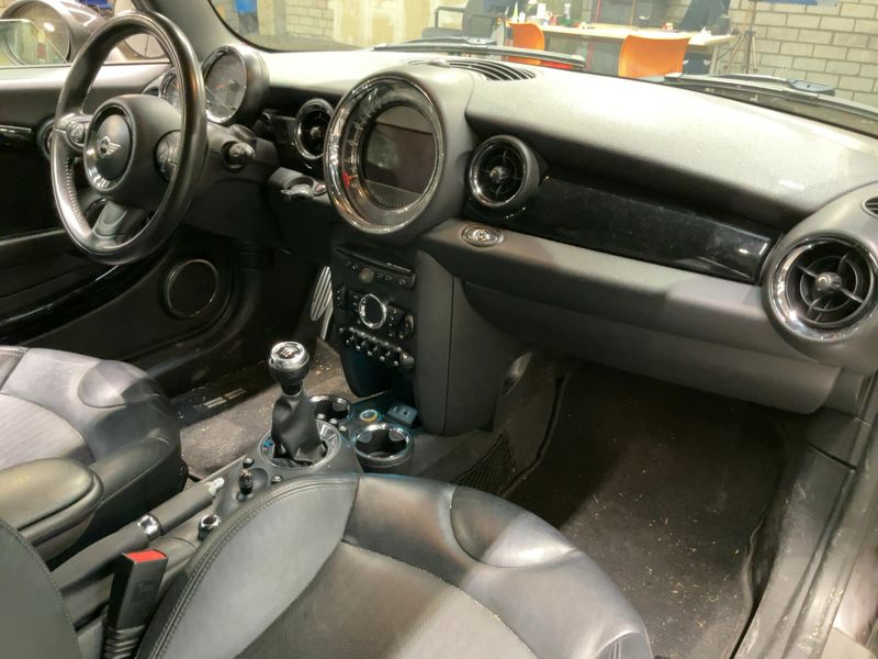 MINI Cabrio Cooper S — zdjęcie 12
