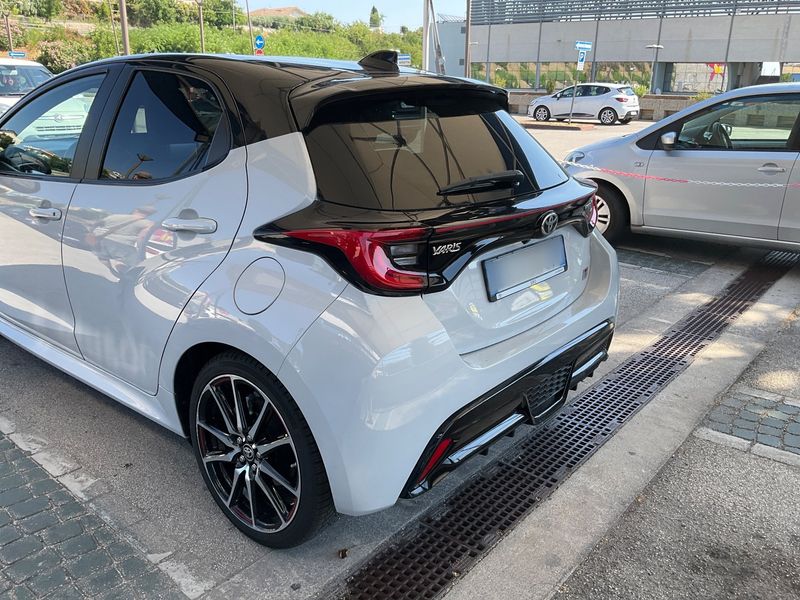 Toyota Yaris 1.5 Hybrid GR Sport — zdjęcie 3