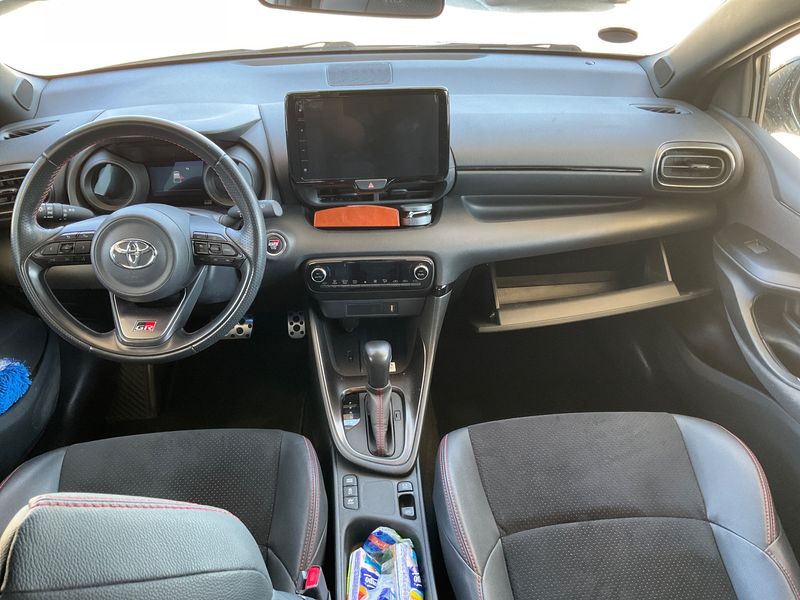 Toyota Yaris 1.5 Hybrid GR Sport — zdjęcie 12