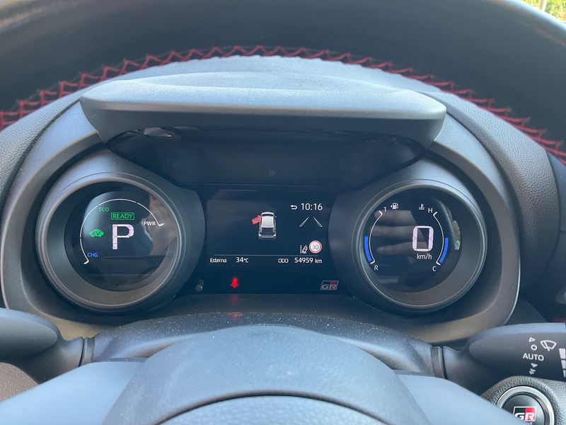 Toyota Yaris 1.5 Hybrid GR Sport — zdjęcie 13