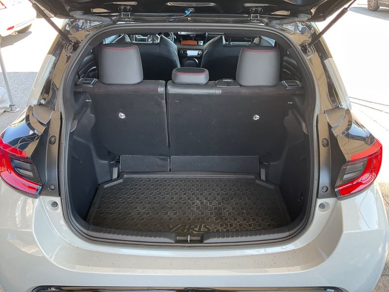 Toyota Yaris 1.5 Hybrid GR Sport — zdjęcie 10