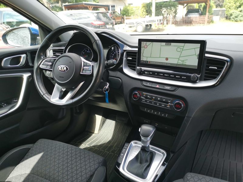 Kia cee'd 1.4 TGDI Vision — zdjęcie 11