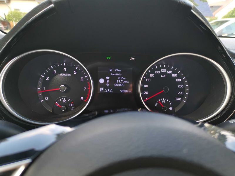 Kia cee'd 1.4 TGDI Vision — zdjęcie 12