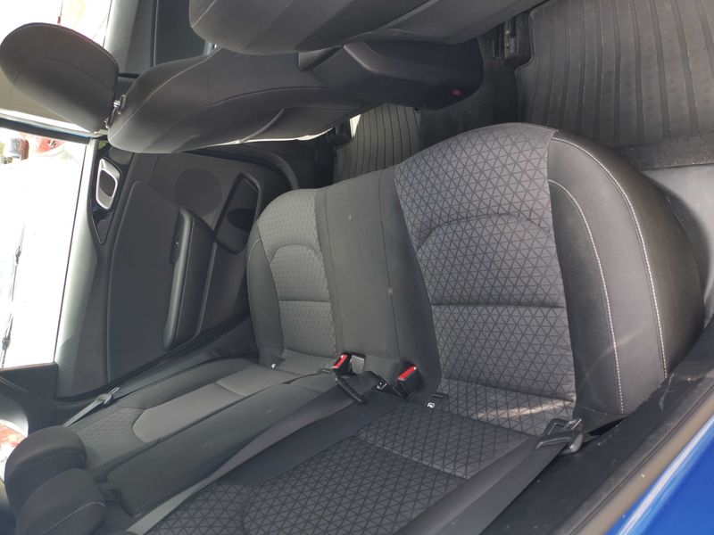 Kia cee'd 1.4 TGDI Vision — zdjęcie 14