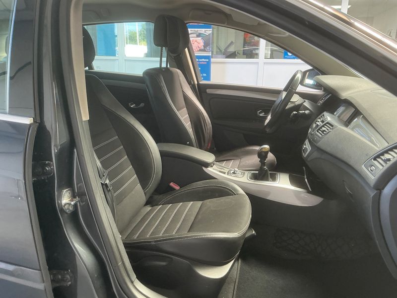 Renault Laguna 2.0 dCi Energy Business — zdjęcie 3