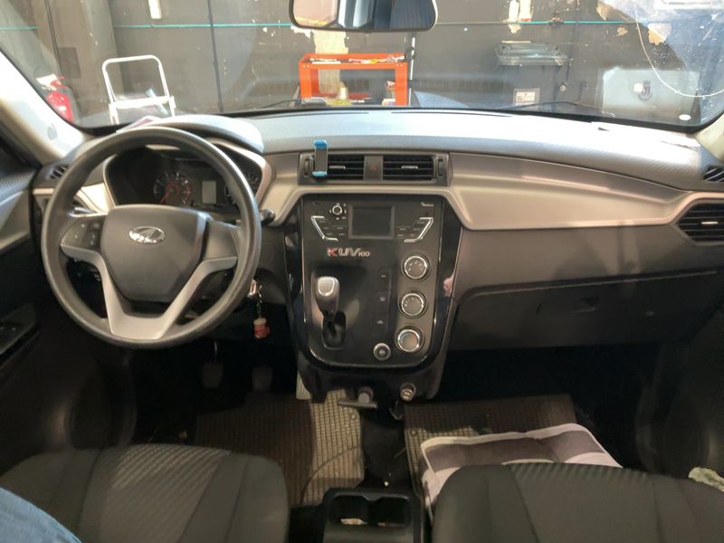 Mahindra KUV 100 1.2 K8 — zdjęcie 12
