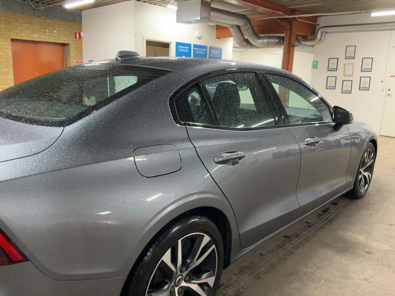 Volvo S60 2.0 T5 R-Design — zdjęcie 6