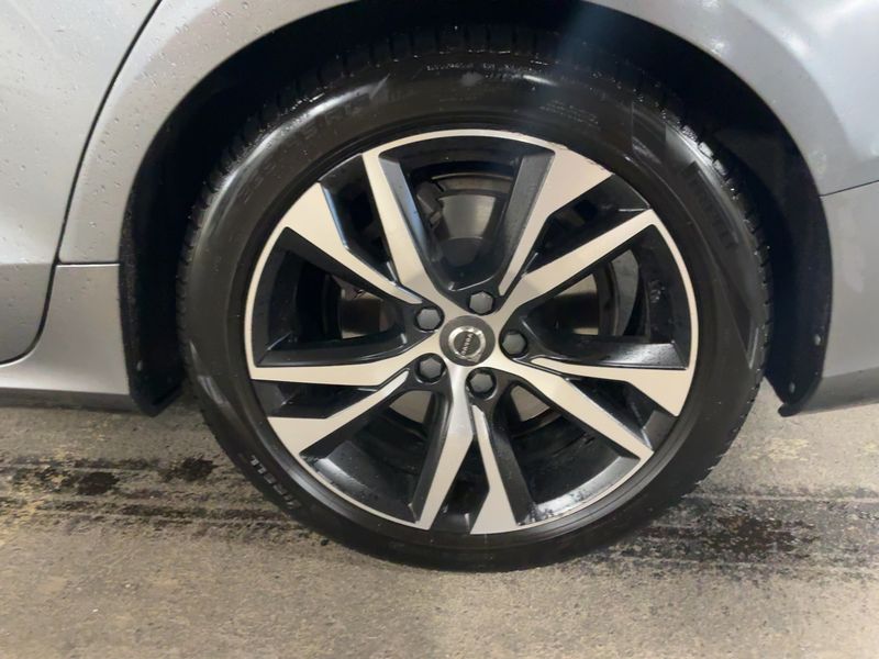 Volvo S60 2.0 T5 R-Design 2019 – снимка 5