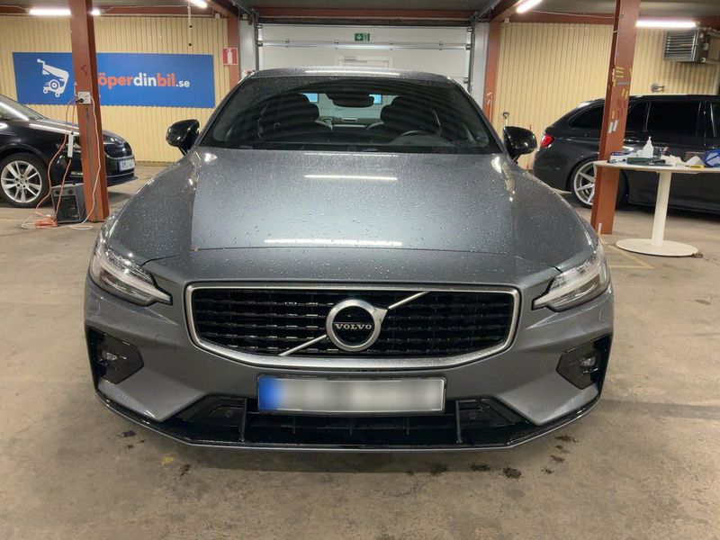Volvo S60 2.0 T5 R-Design — zdjęcie 9
