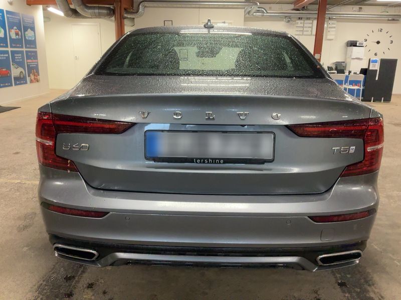 Volvo S60 2.0 T5 R-Design — zdjęcie 5