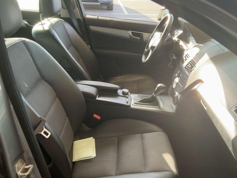 Mercedes-Benz C-Klasse C 220 CDI BlueEfficiency Avantgarde 2010 – снимка 16