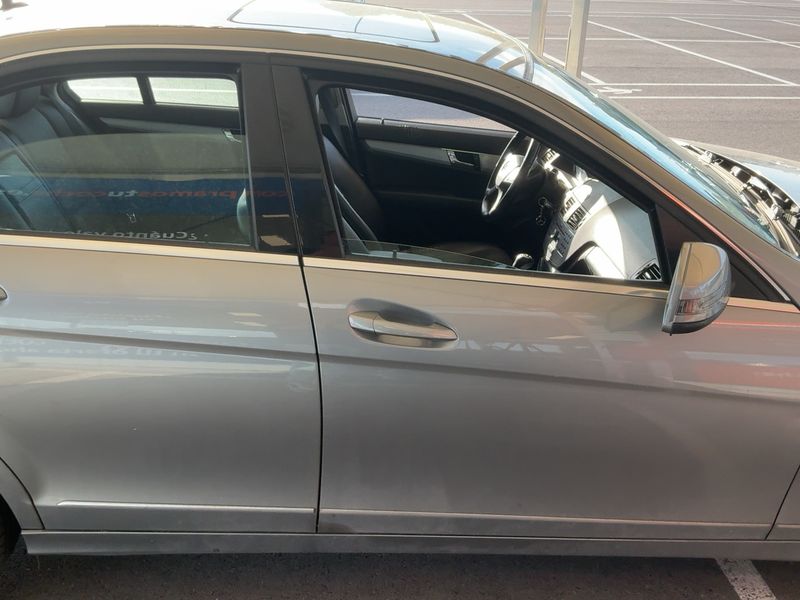 Mercedes-Benz C-Klasse C 220 CDI BlueEfficiency Avantgarde 2010 – снимка 10