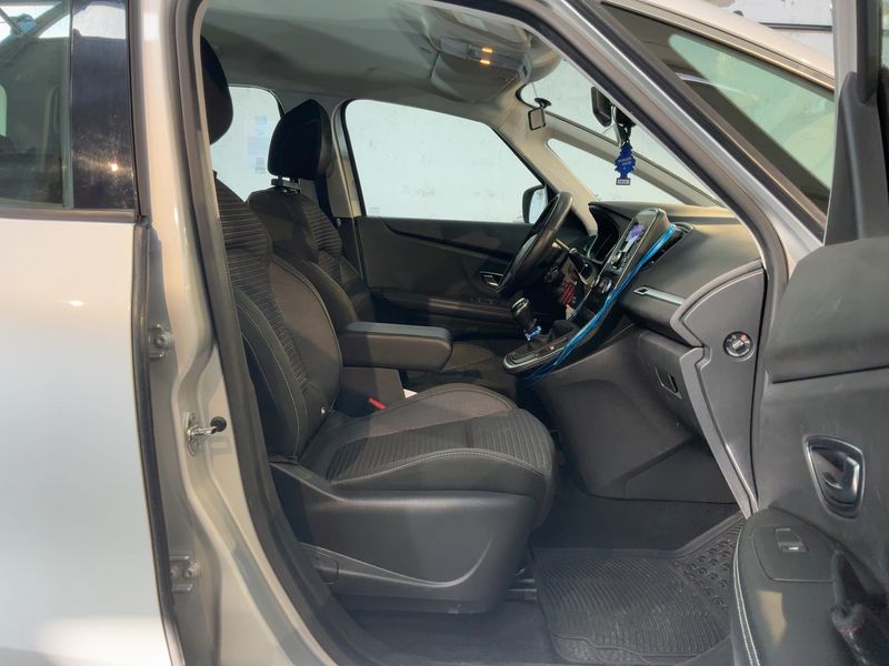 Renault Grand Scenic 1.5 dCi Energy Experience 2018 – снимка 16
