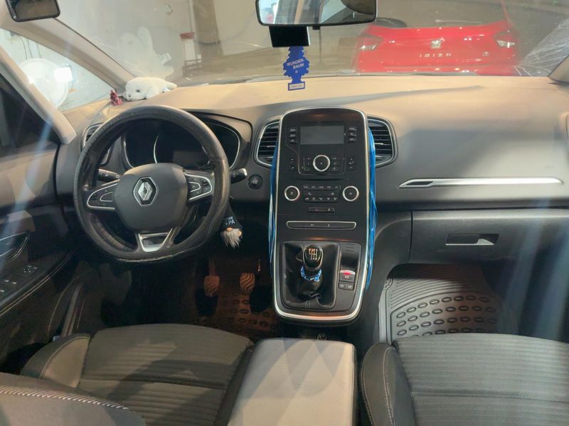 Renault Grand Scenic 1.5 dCi Energy Experience 2018 – снимка 17