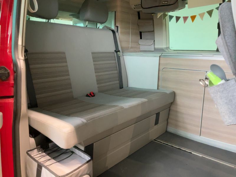 Volkswagen T5 California 2.0 TDI Comfortline Aufstelldach — zdjęcie 14