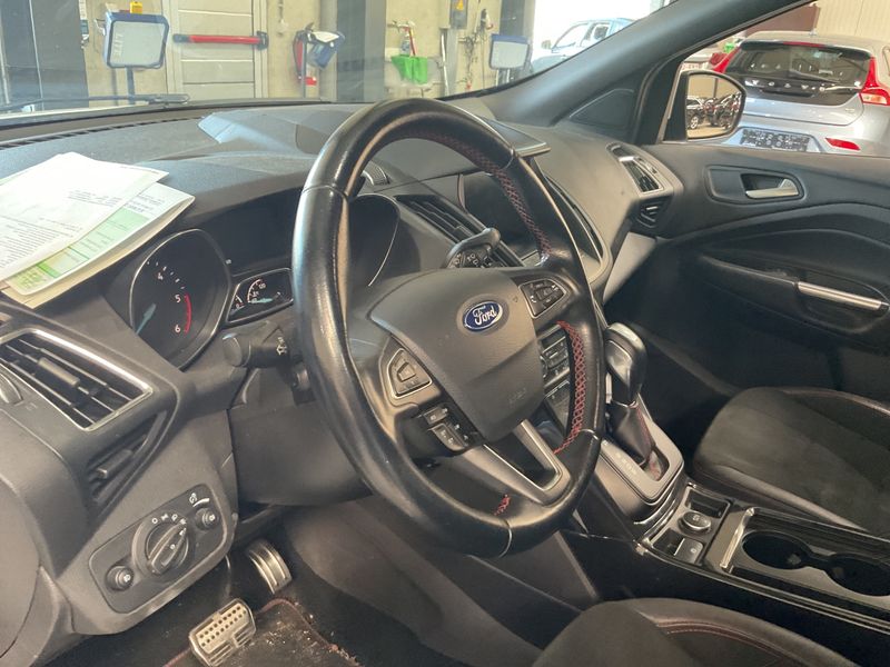 Ford Kuga 2.0 TDCi ST-Line 2018 – снимка 24