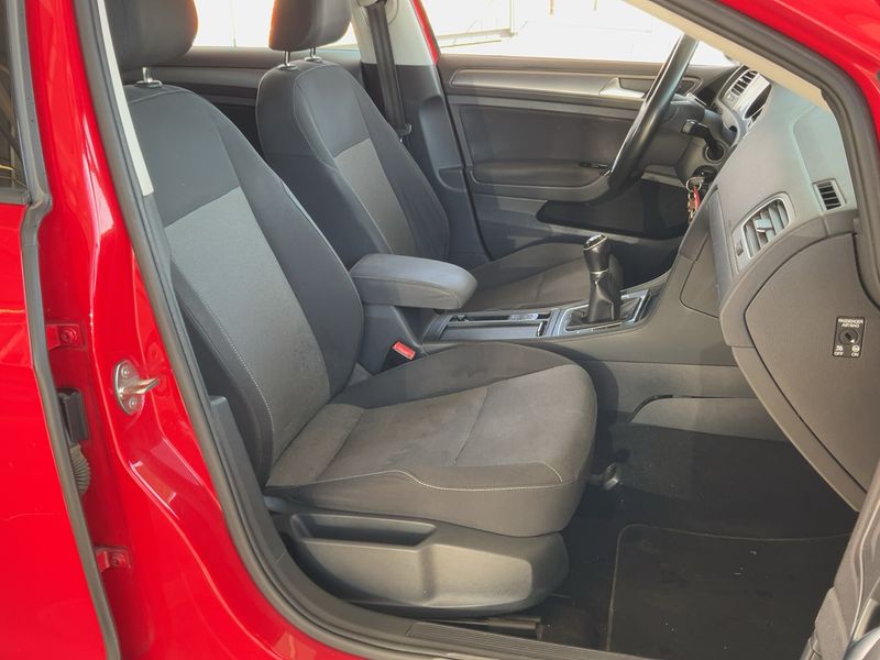 Volkswagen Golf VII 1.6 TDI Business BlueMotion Tech — zdjęcie 11