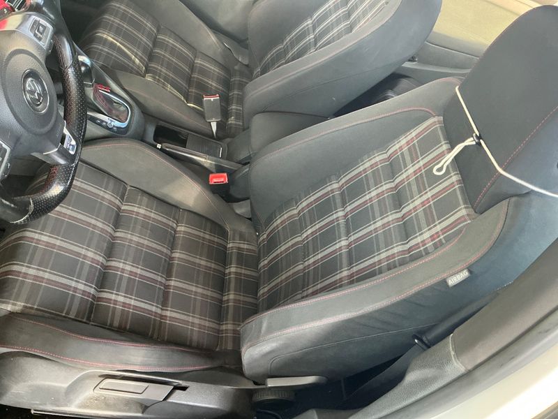 Volkswagen Golf VI 2.0 TSI GTI 2009 – снимка 25