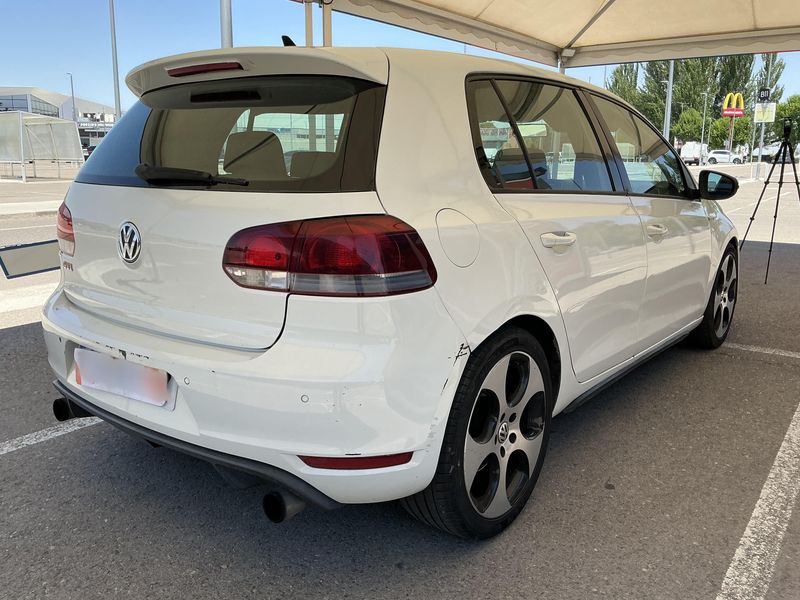 Volkswagen Golf VI 2.0 TSI GTI 2009 – снимка 8