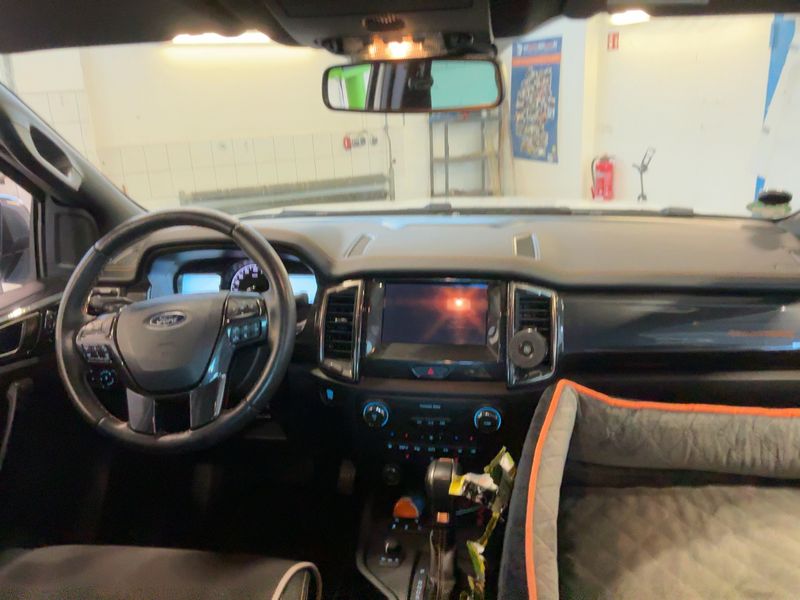 Ford Ranger 2.0 TDCi Doppelkabine 4x4 Wildtrak — zdjęcie 12