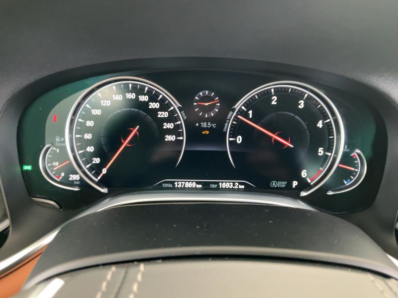 BMW 7er 740d xDrive — zdjęcie 13