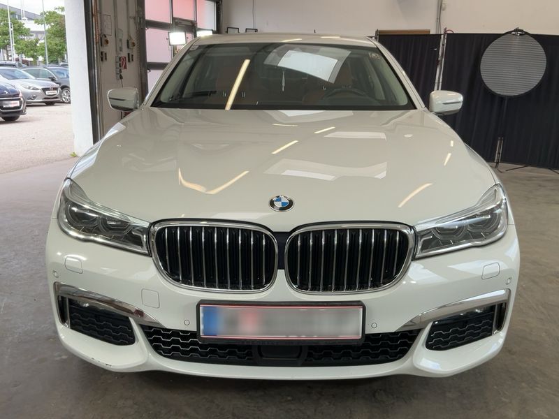 BMW 7er 740d xDrive — zdjęcie 9