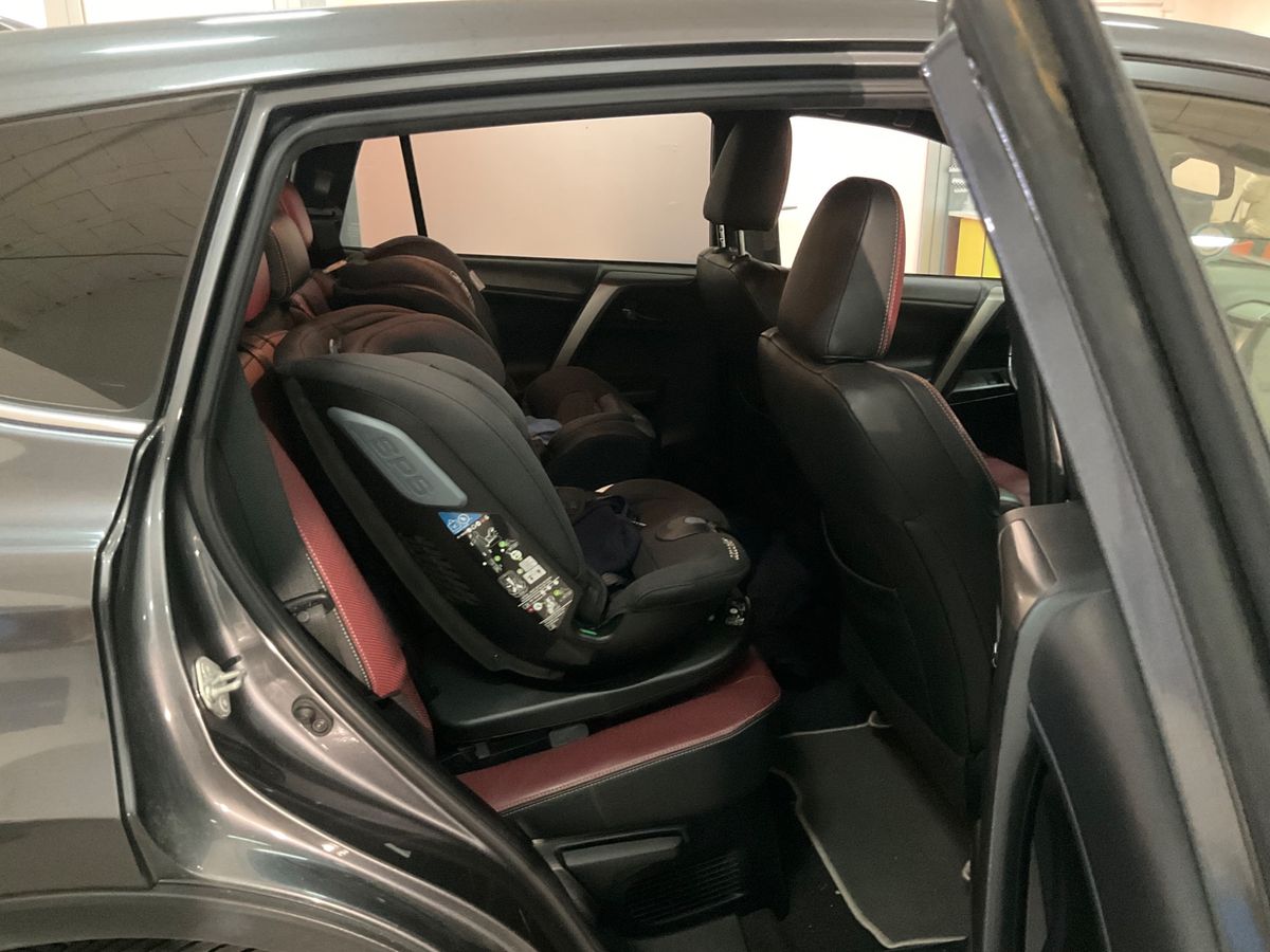 Toyota RAV 2019 — photo 3