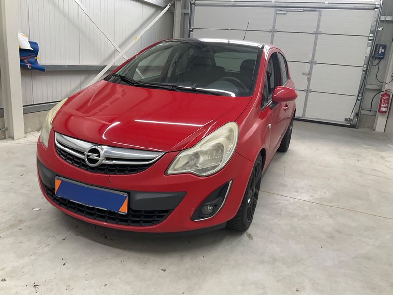 Opel Corsa 1.2 Color Edition 2011 – снимка 1