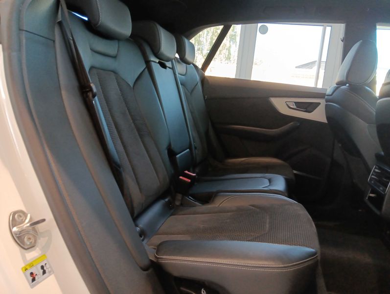 Audi Q8 50 TDI Mild-Hybrid quattro — zdjęcie 14