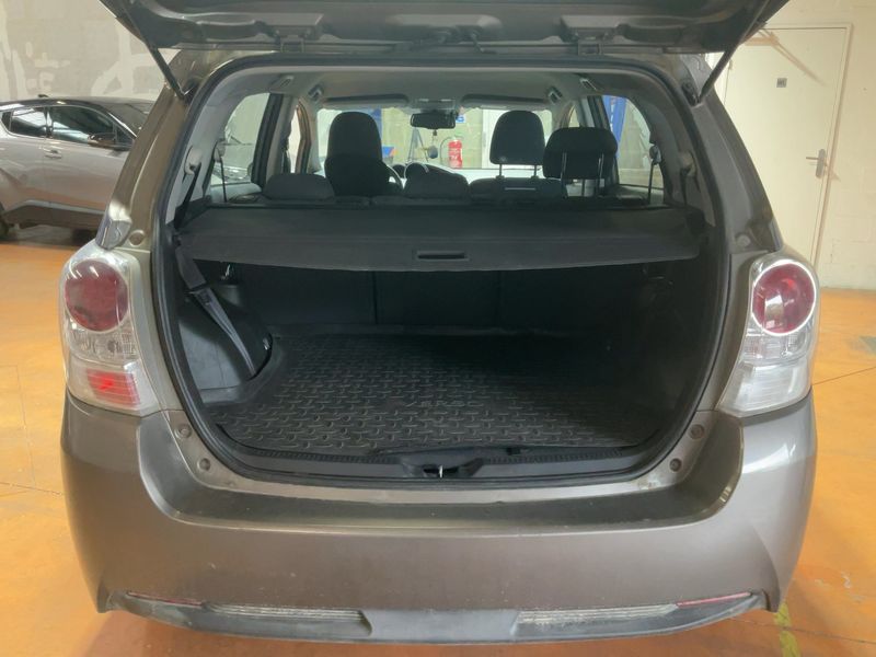 Toyota Verso 1.6 D-4D Dynamic — zdjęcie 10