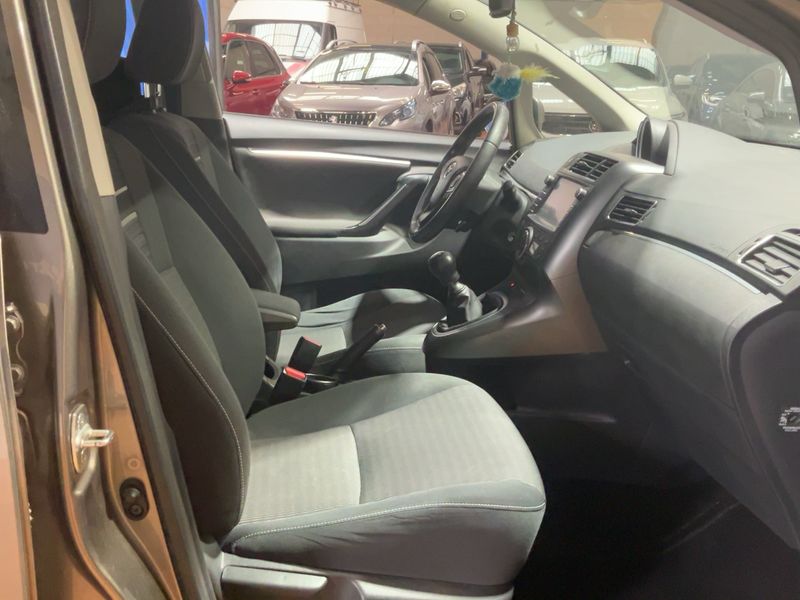 Toyota Verso 1.6 D-4D Dynamic — zdjęcie 11