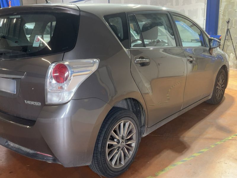 Toyota Verso 1.6 D-4D Dynamic — zdjęcie 6