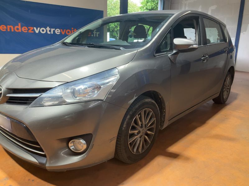 Toyota Verso 1.6 D-4D Dynamic — zdjęcie 2