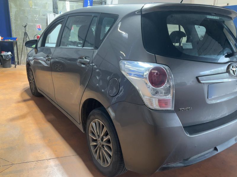 Toyota Verso 1.6 D-4D Dynamic — zdjęcie 3