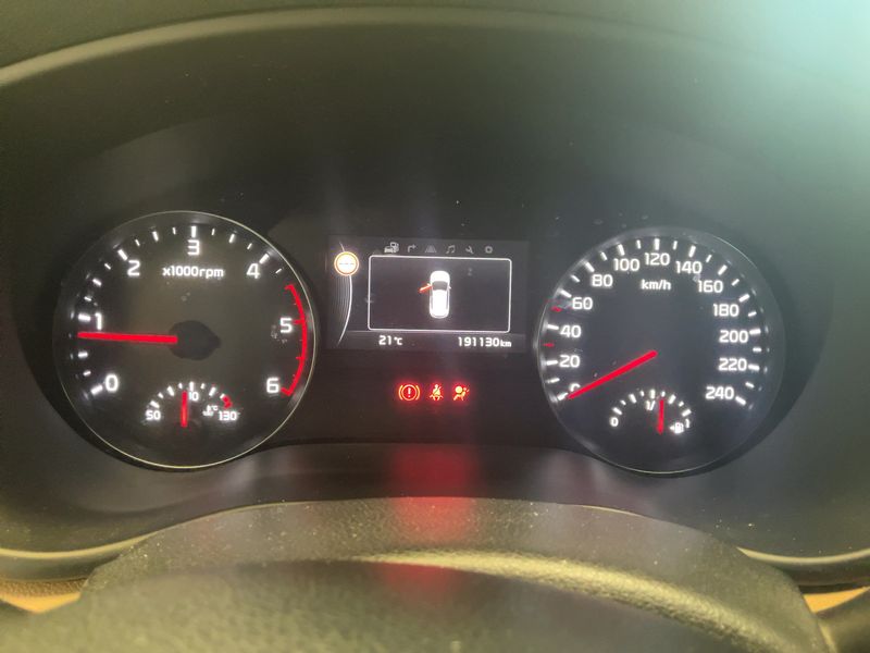 Kia Sportage 1.7 CRDi Premium 2WD — zdjęcie 13