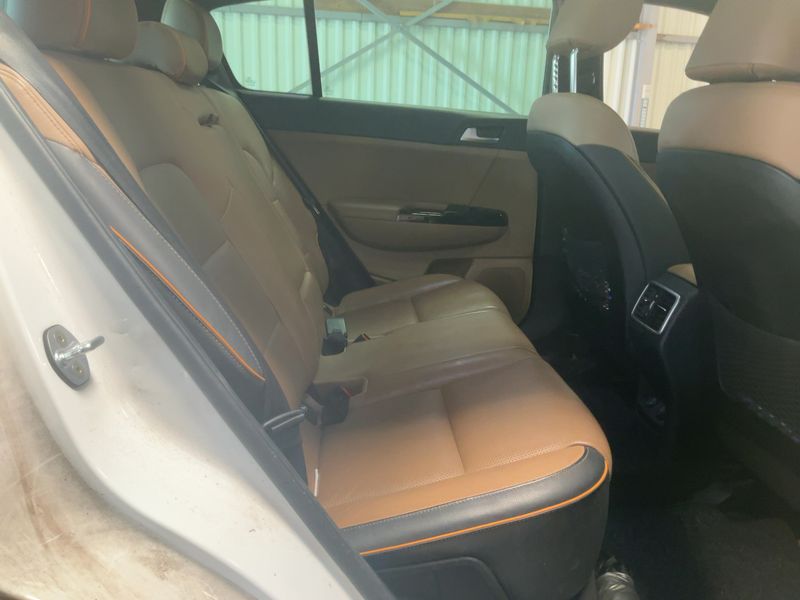 Kia Sportage 1.7 CRDi Premium 2WD — zdjęcie 14