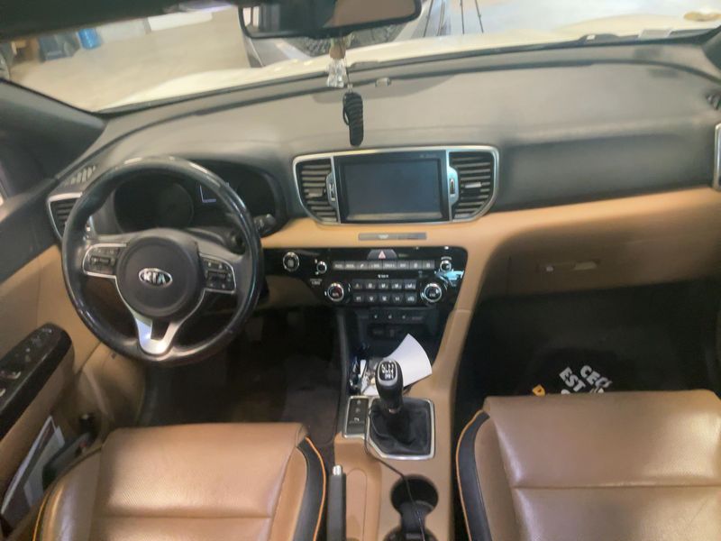 Kia Sportage 1.7 CRDi Premium 2WD — zdjęcie 12