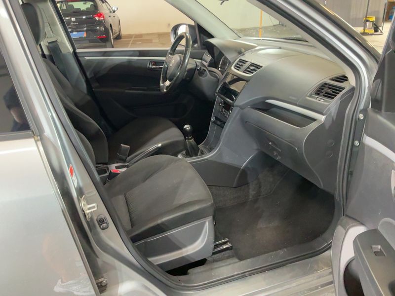 Suzuki Swift 1.2 Comfort — zdjęcie 11