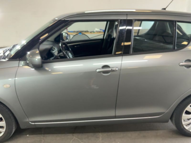 Suzuki Swift 1.2 Comfort — zdjęcie 4