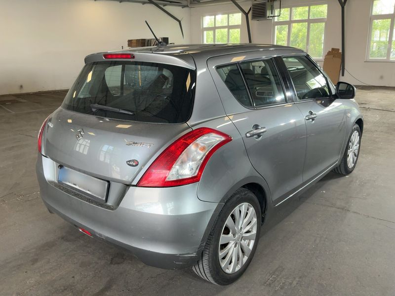 Suzuki Swift 1.2 Comfort — zdjęcie 6