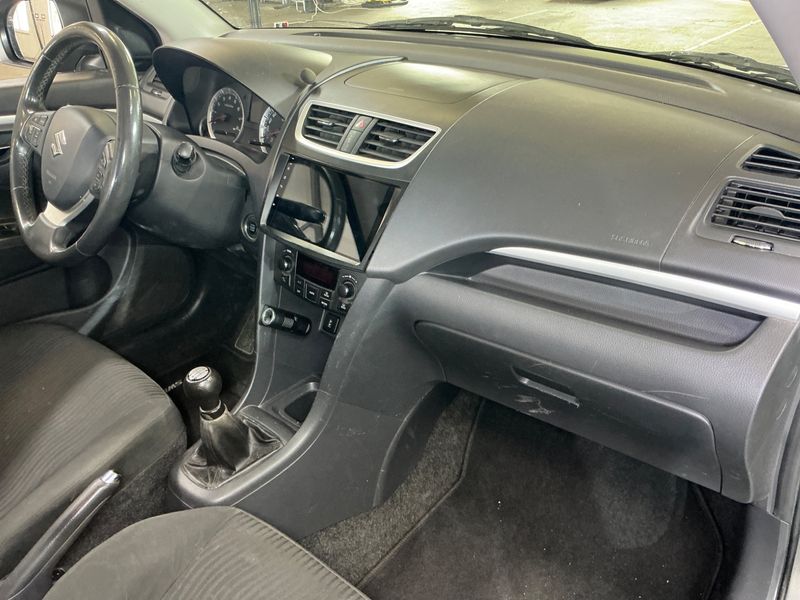 Suzuki Swift 1.2 Comfort 2011 – снимка 29