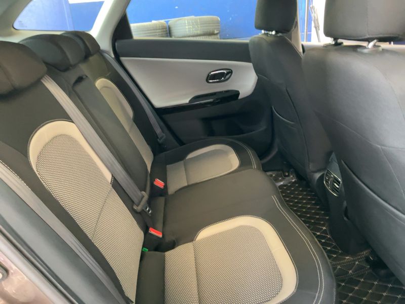 Kia cee'd 1.6 GDI Spirit — zdjęcie 14