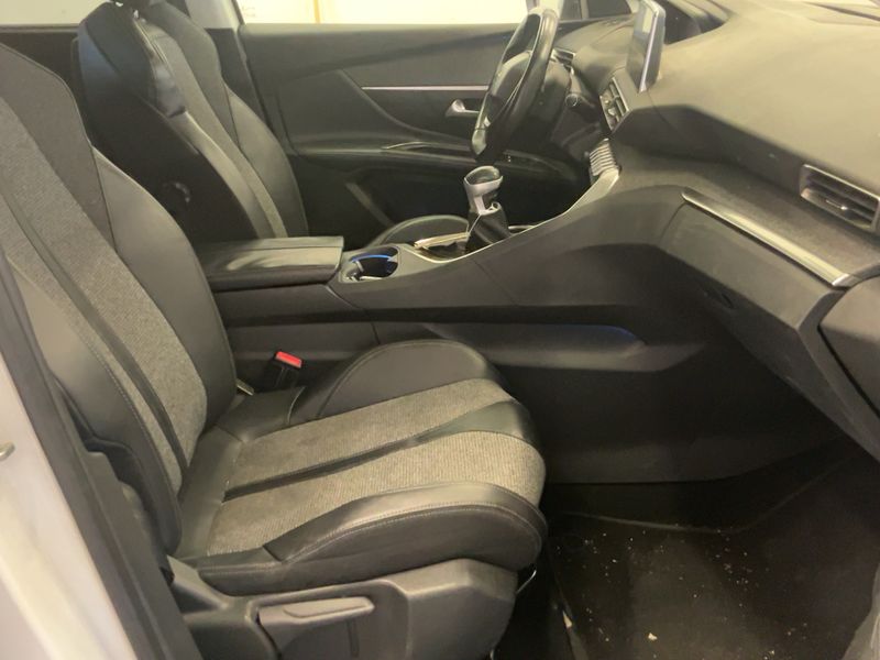 Peugeot 5008 1.6 Blue-HDi Allure — zdjęcie 11