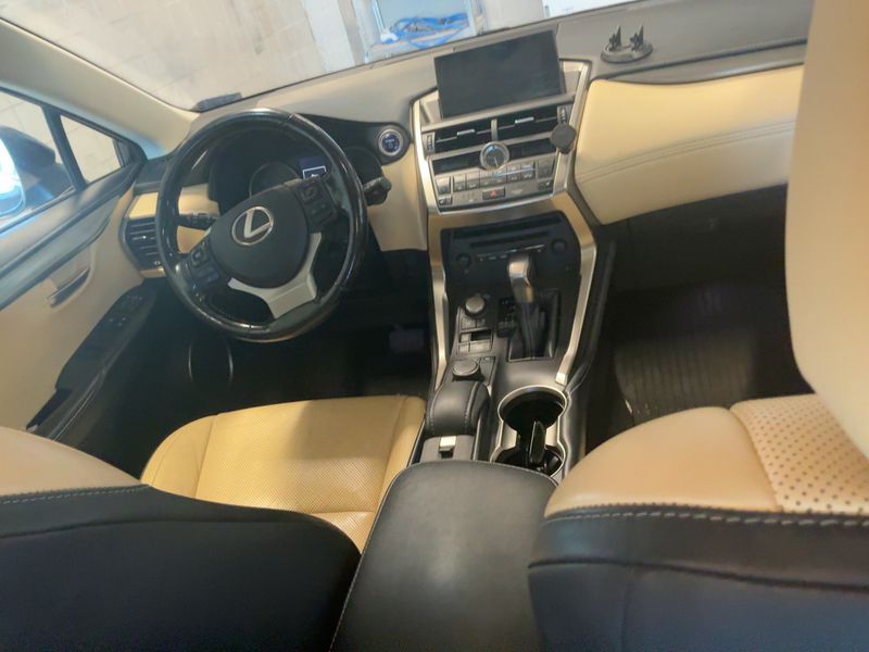 Lexus NX-Serie NX 300h E-Four Executive — zdjęcie 12