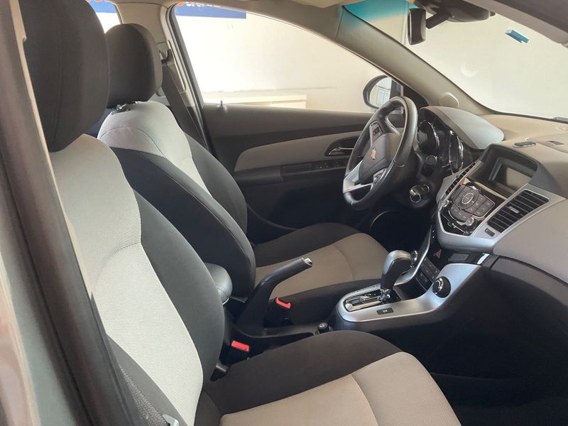 Chevrolet Cruze 2.0 Diesel LTZ — zdjęcie 3