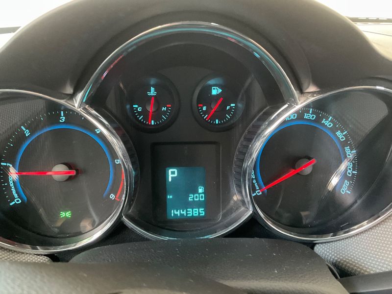 Chevrolet Cruze 2.0 Diesel LTZ — zdjęcie 4