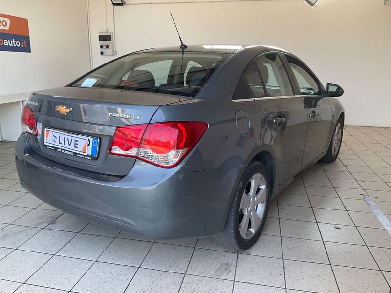 Chevrolet Cruze 2.0 Diesel LTZ — zdjęcie 2
